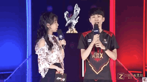 球队较量中 球队较量中